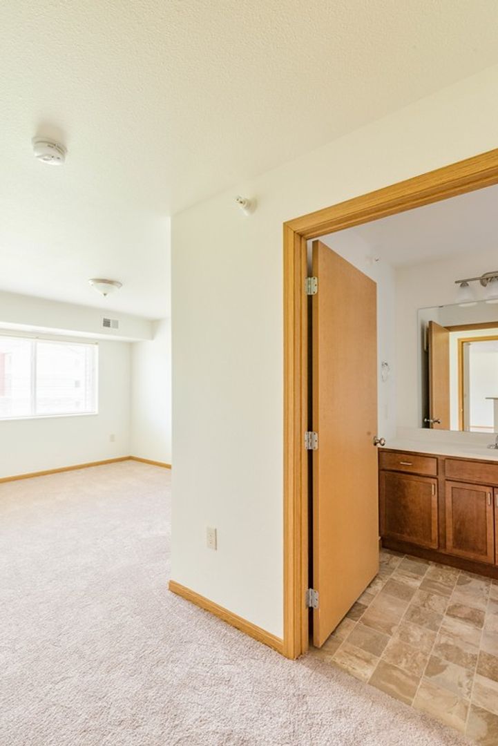 Baxter Apartment: 7355 Clearwater Rd