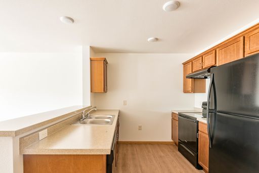 River Hills Apartments – photo 1