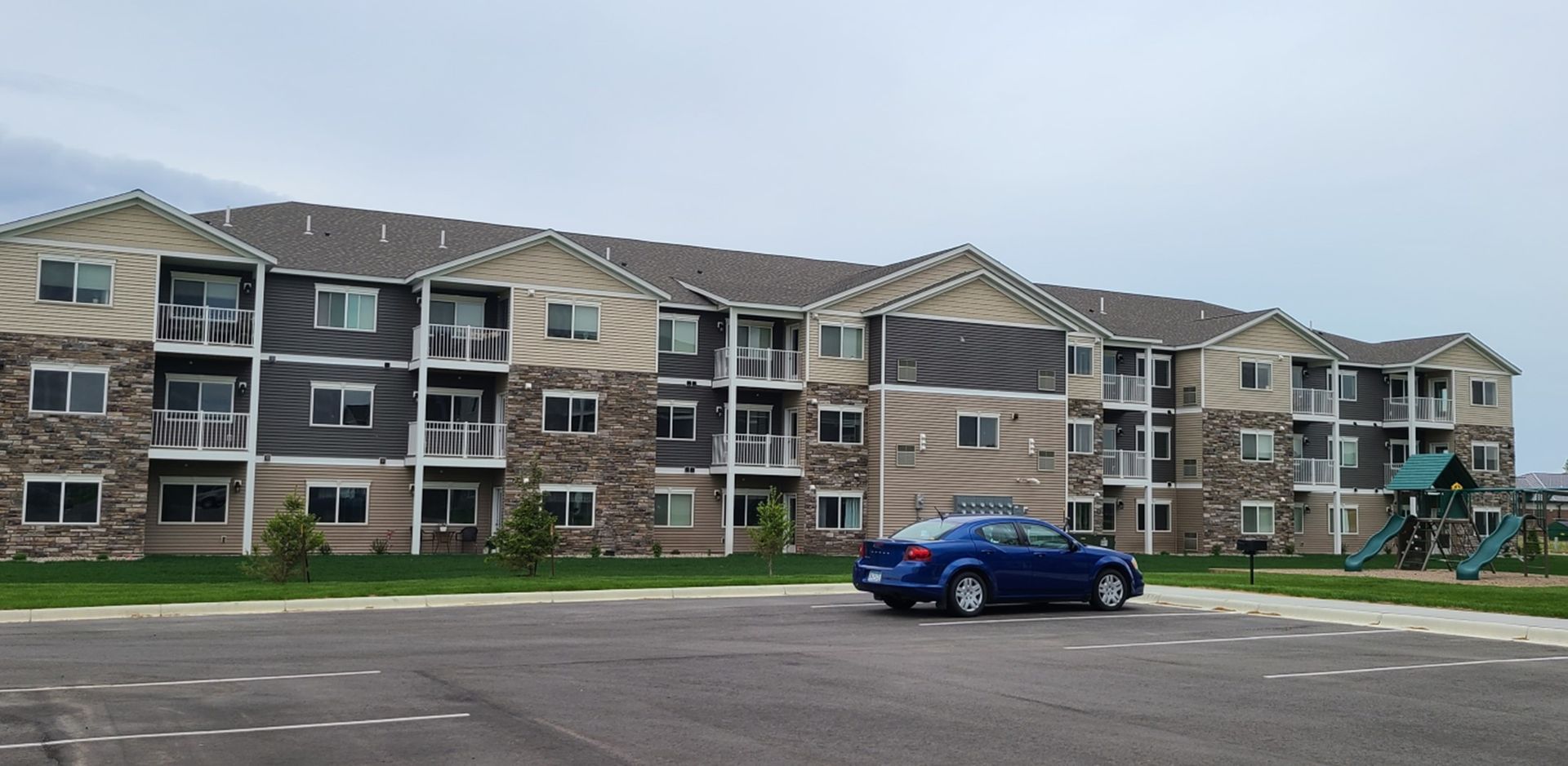 Hutchinson Apartment: 1375 Montreal St SE