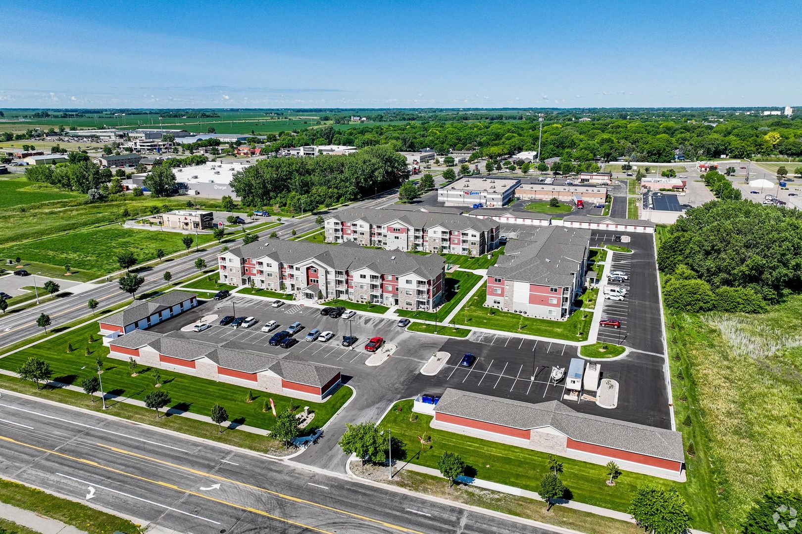 Willmar Apartment: 401 24th Ave SE