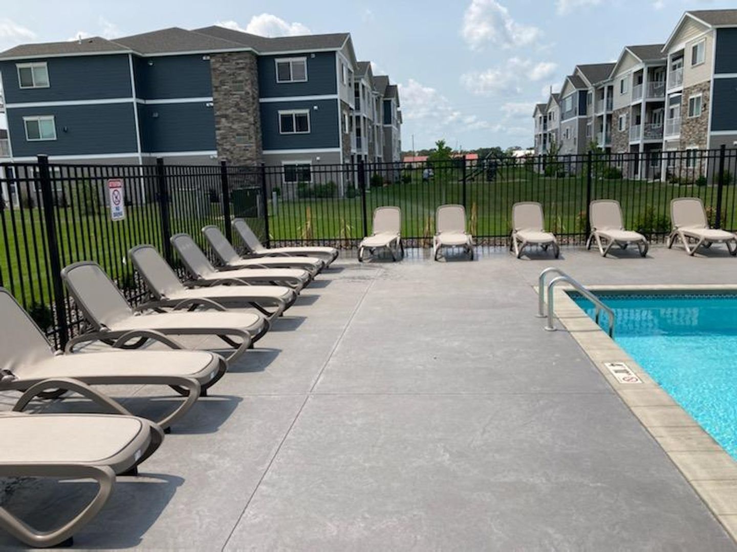 25713 4th St W 311, Zimmerman, MN 55398