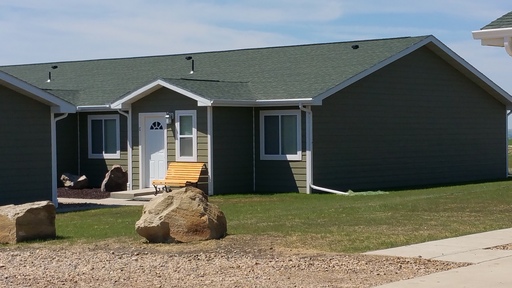 Townhome with Garage - 2 bedroom / 1 Bath - near the Lake!
