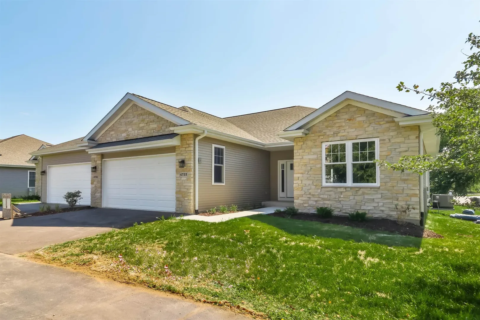 Roscoe Apartment: 4711 Prairie Rose Drive