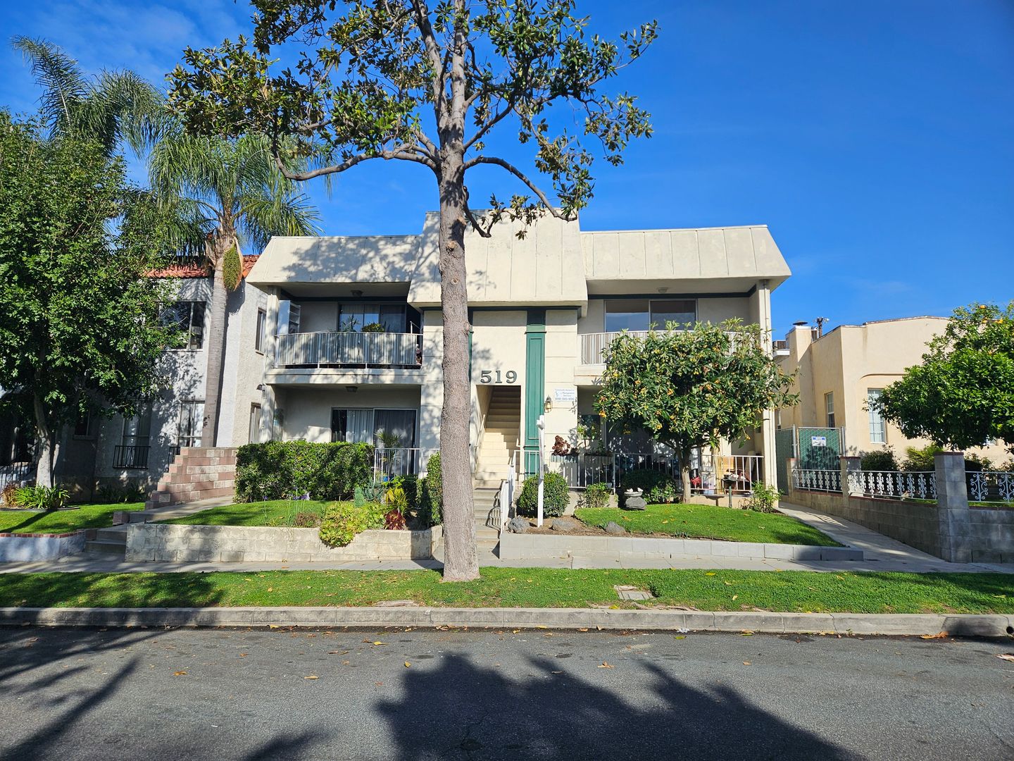 Burbank Apartment: 519 E. Valencia Avenue