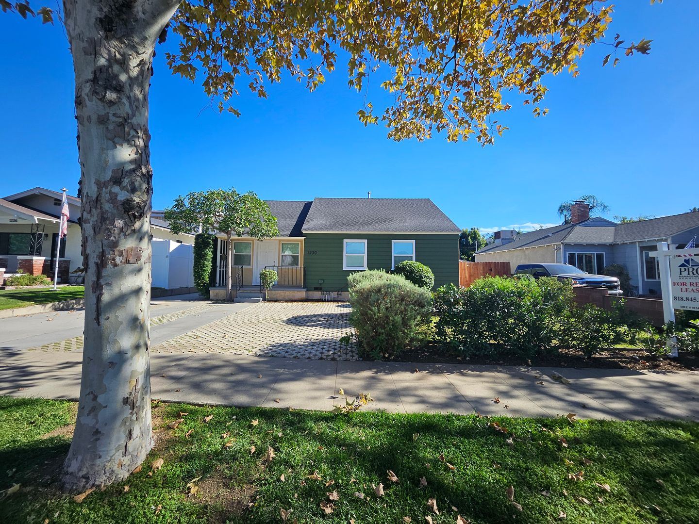 Burbank House: 1230 N Reese Place