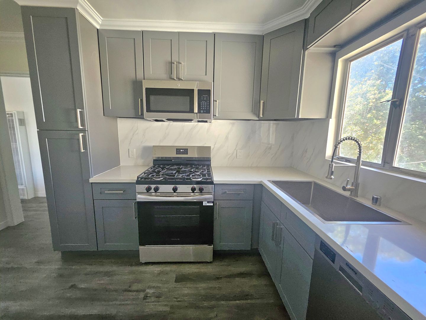 North Hollywood Apartment: 5957 Tujunga Avenue