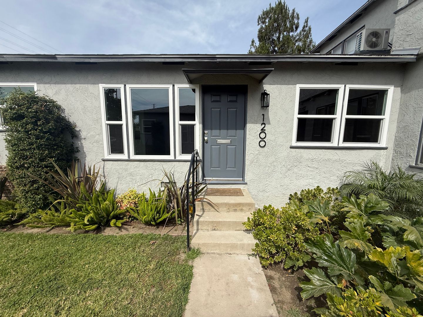 Burbank Apartment: 1200 W Alameda Avenue