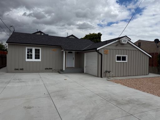 Newly Remodeled 3 Bedroom/2 Bath