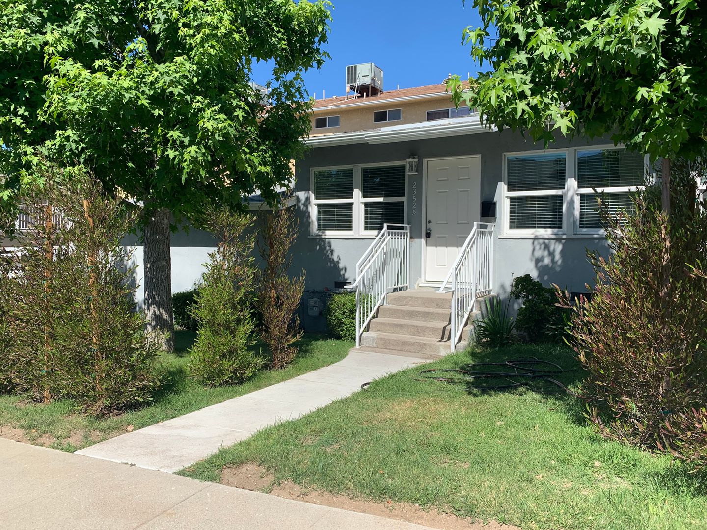 Montrose Apartment: 2350 Florencita Ave.