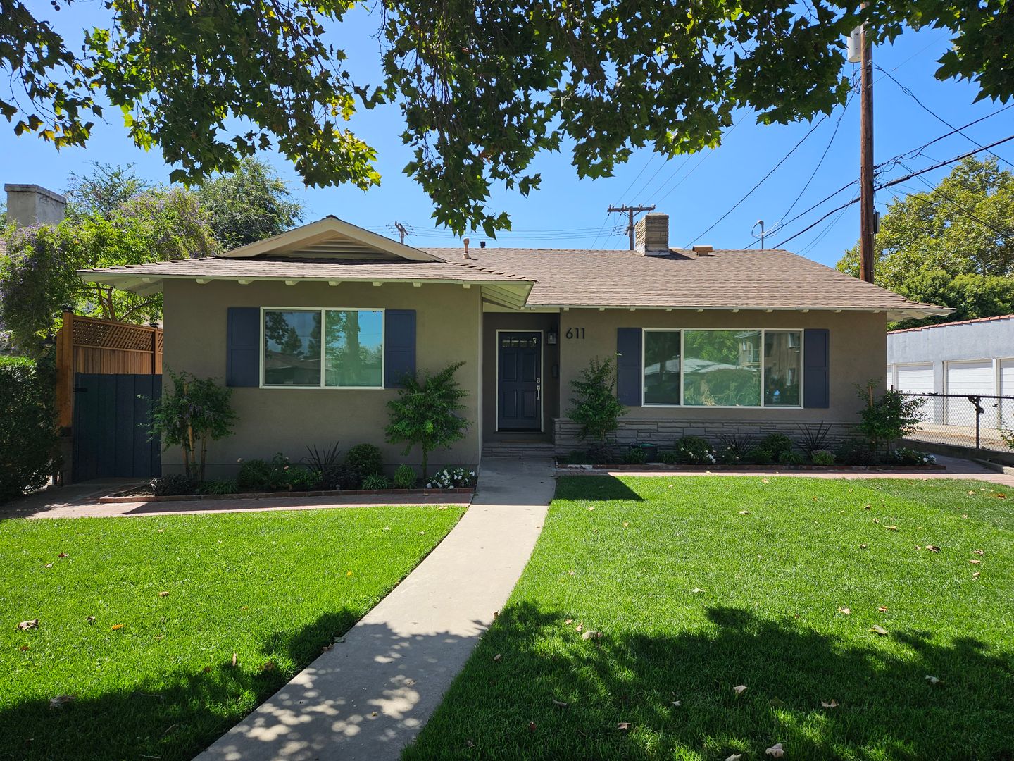 Burbank House: 611 S. Mariposa St