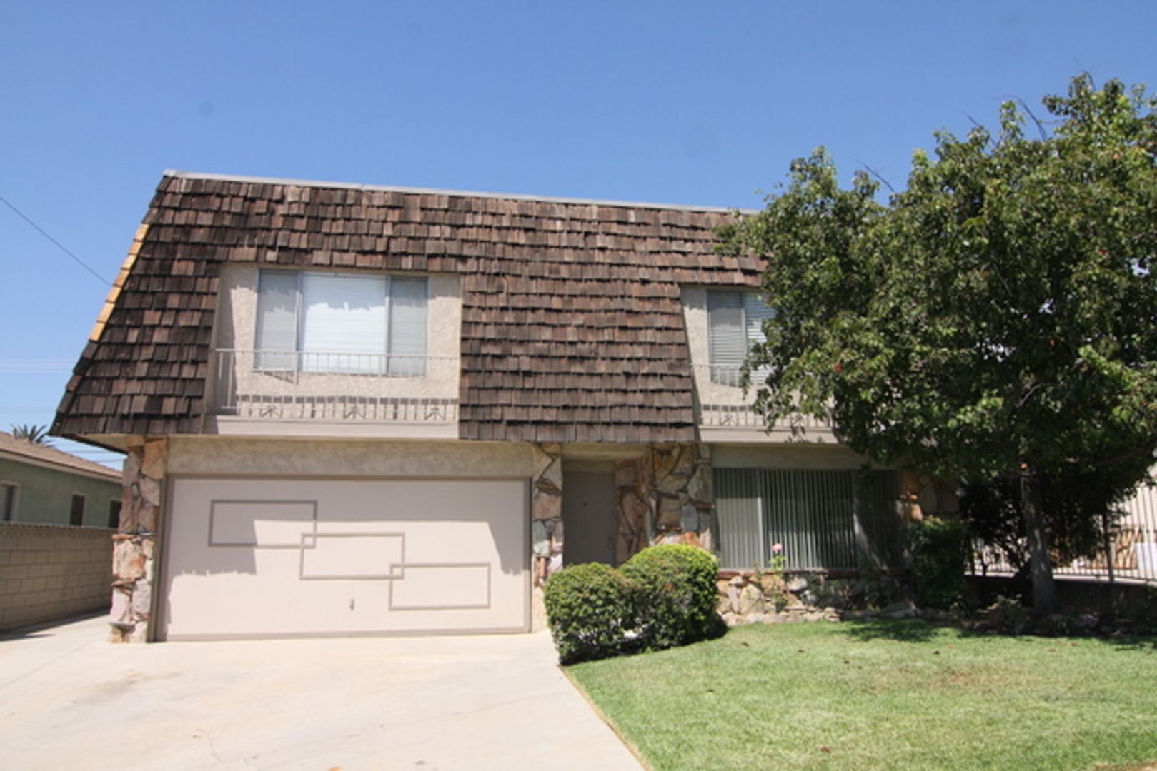 Burbank Apartment: 723 E. Orange Grove Avenue