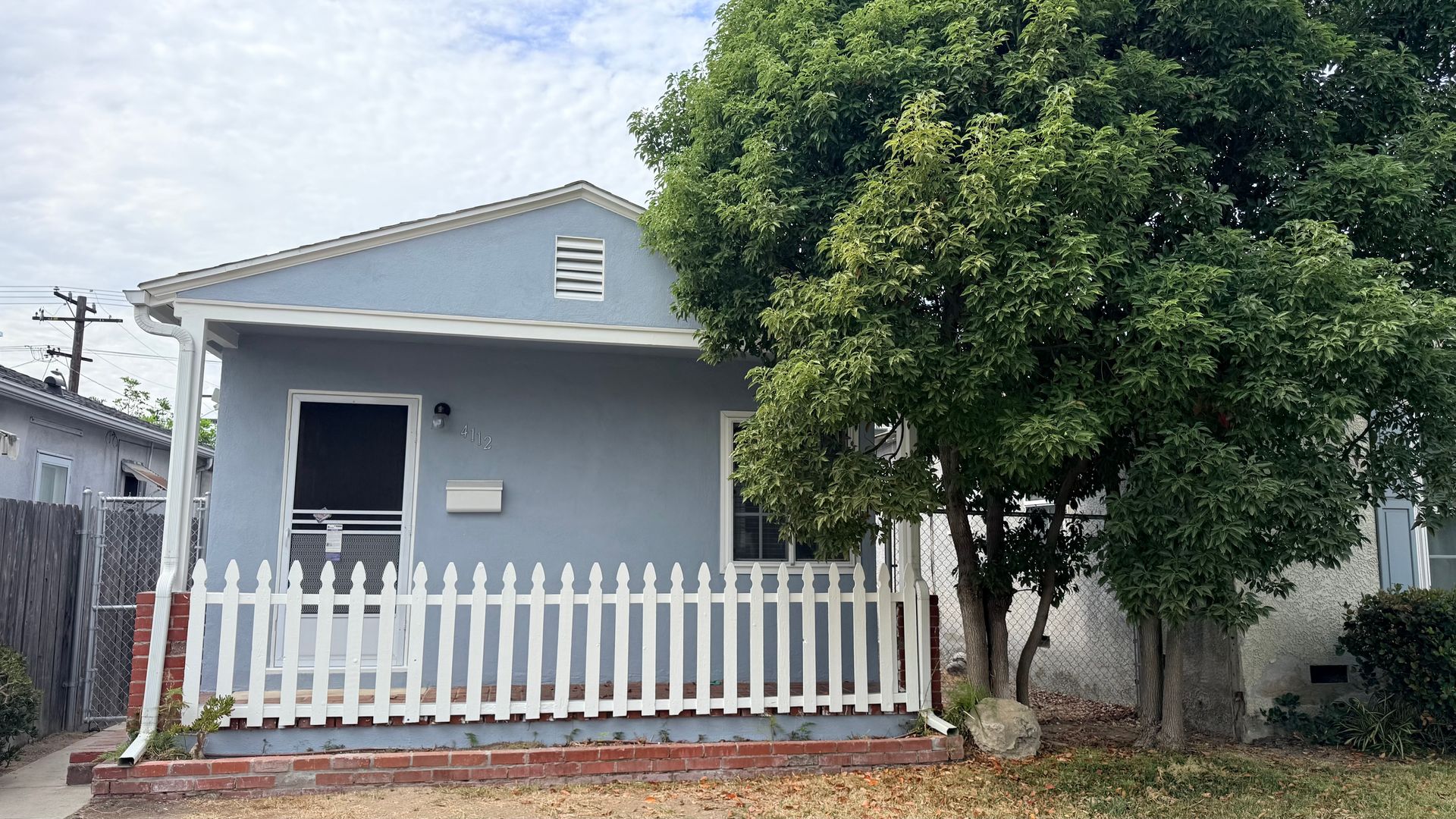 Burbank Apartment: 4112 W. Victory Blvd.