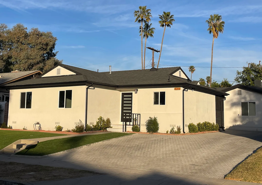 3 Bedroom Renovated Home in Reseda – photo 1