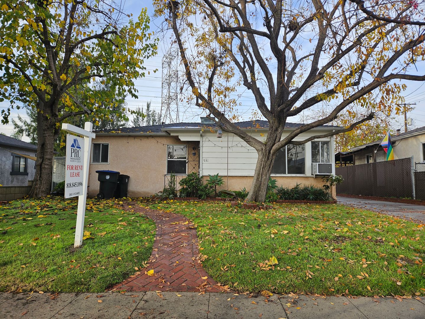 Burbank Apartment: 931 N. Screenland Drive