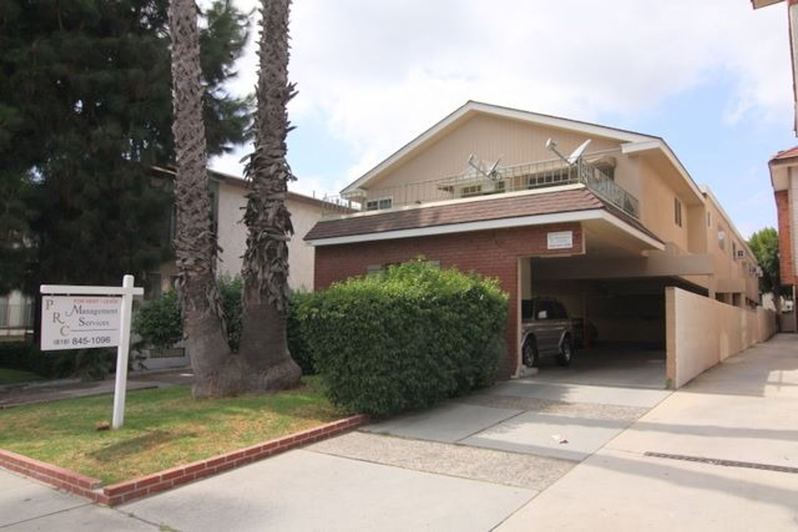 Glendale Apartment: 1161 Linden Avenue