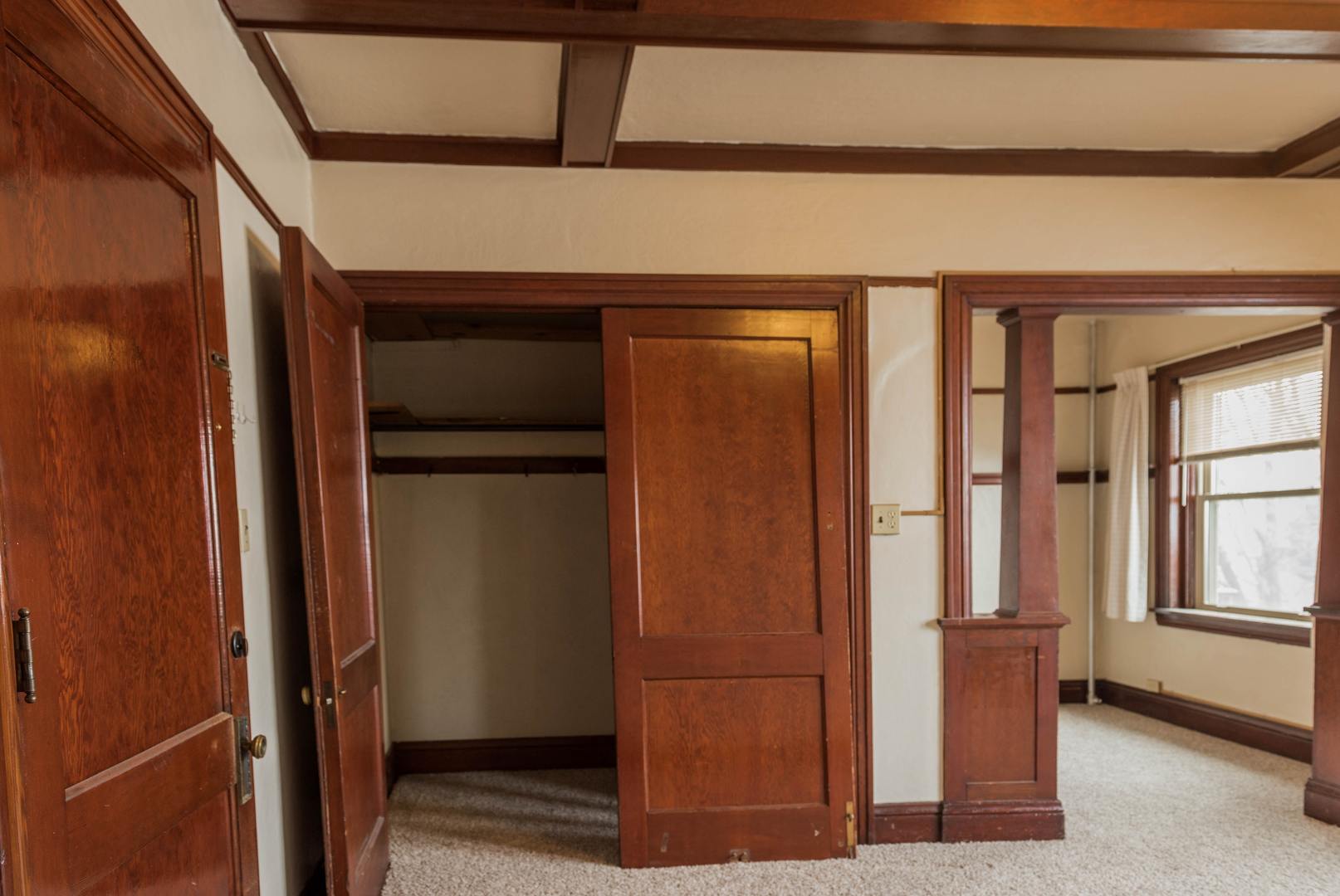 Sterling Apartment: 205 Lincoln St