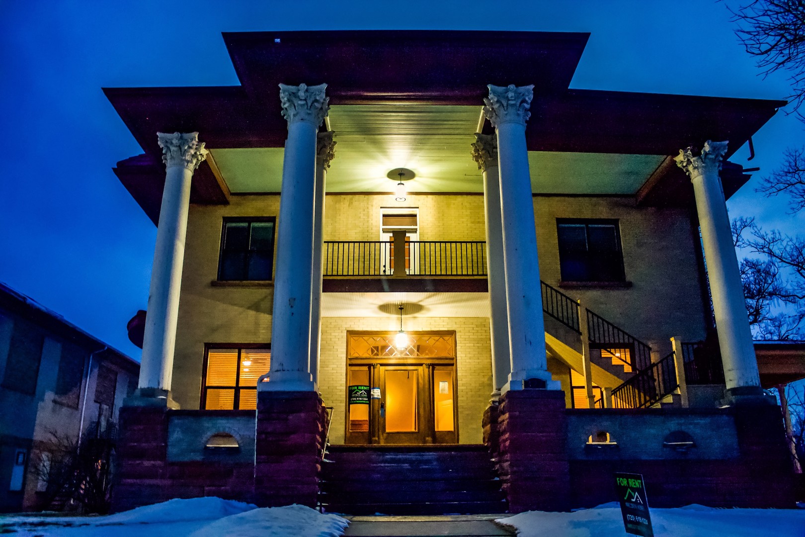 Sterling Apartment: 327 Ash St