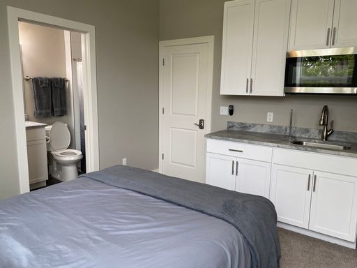 Gorgeous Remodeled Studios! Sterling! # 8
