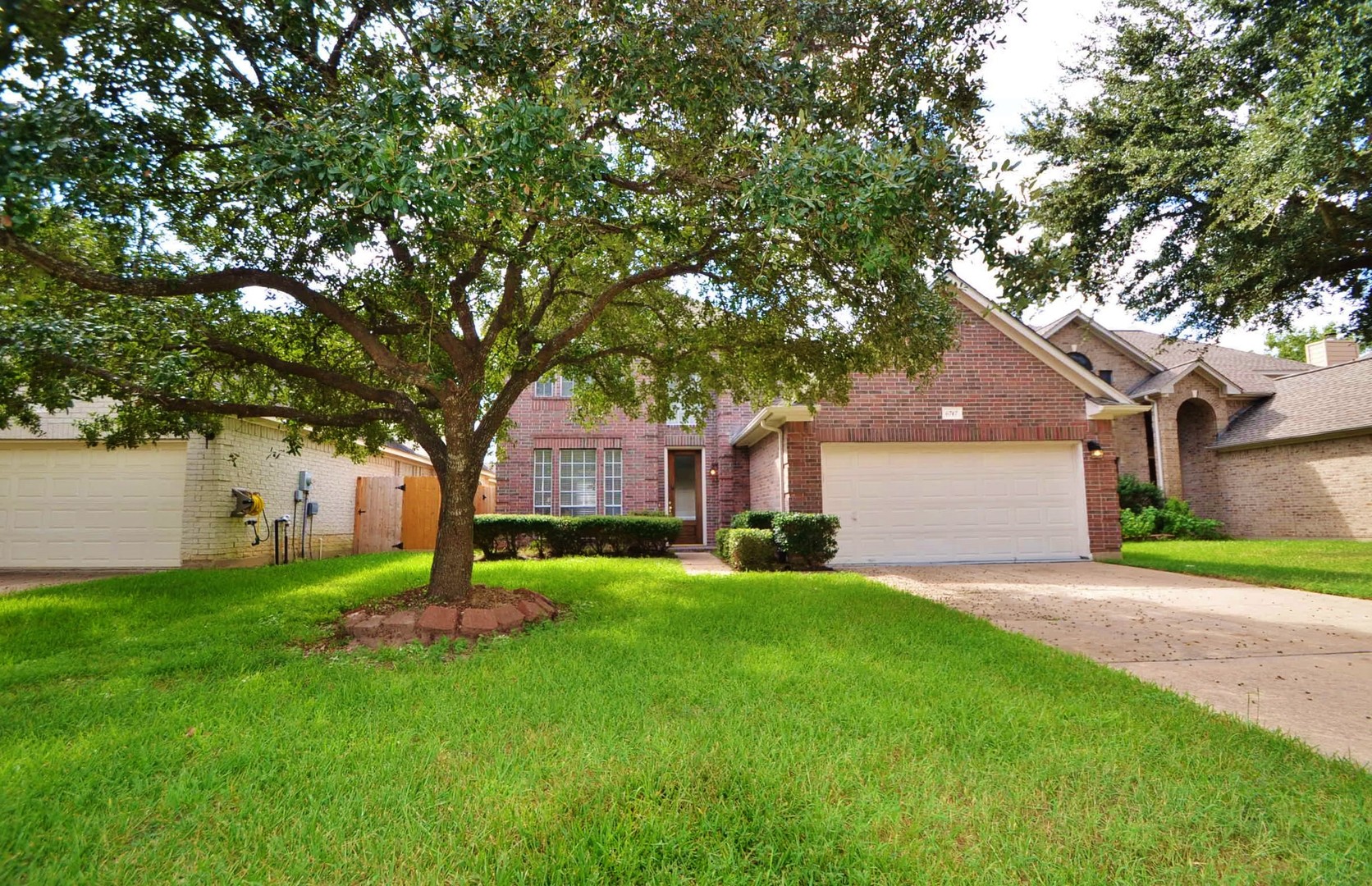 Houston House: 6747 Cleft Stone Dr