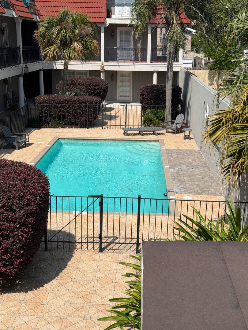 Metairie Apartment: 3008 5th St