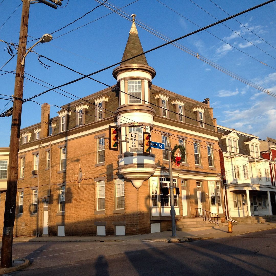 Dallastown Apartment: 1 E Main St