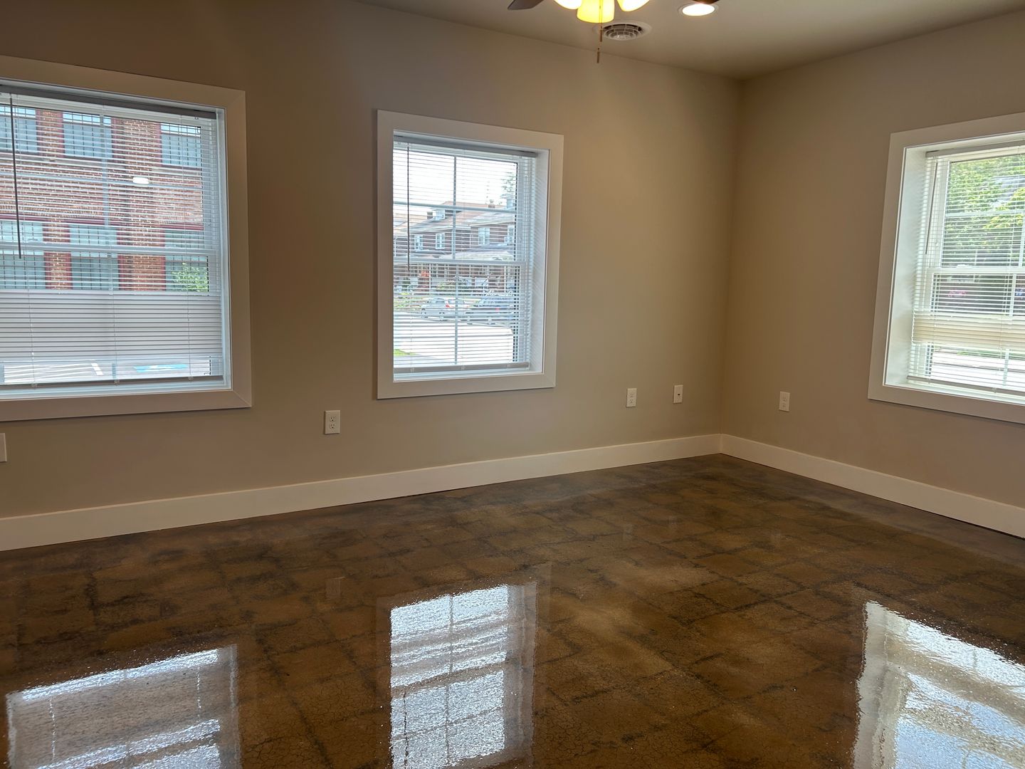 York Apartment: 1245 W Princess St