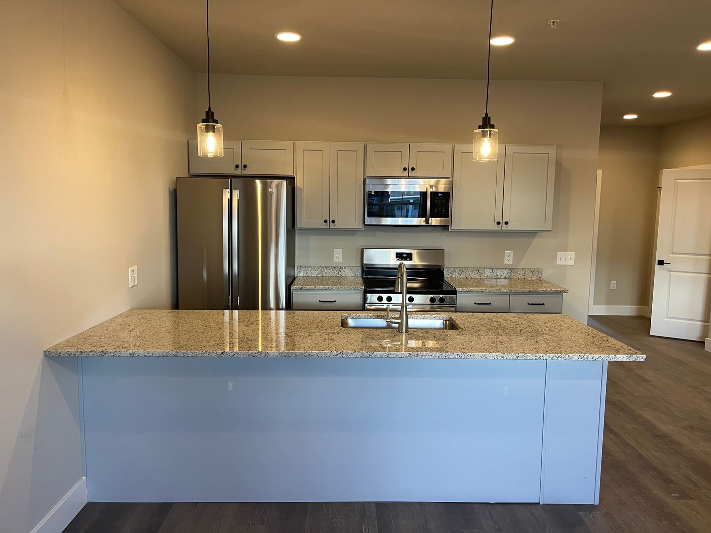 York Apartment: 3906 Tunnel Hill Rd.