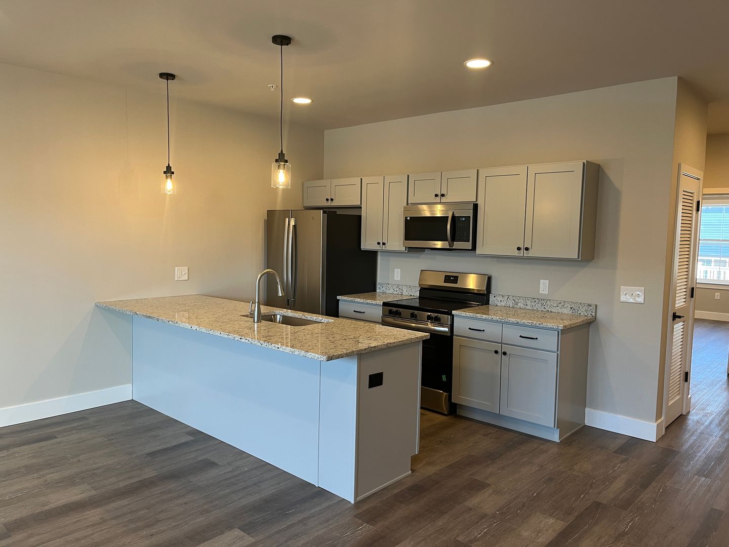 York Apartment: 3906 Tunnel Hill Rd.