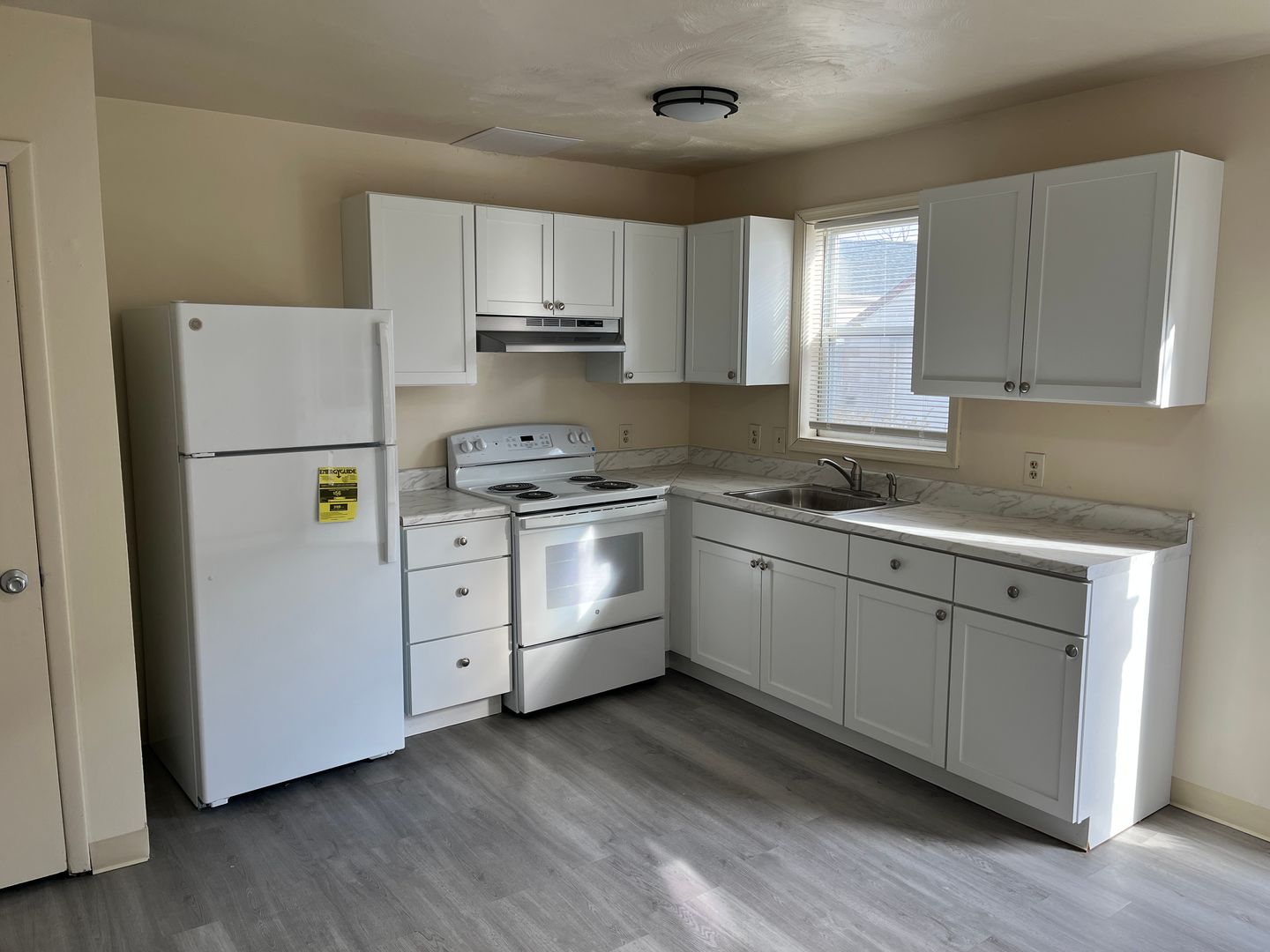 New Oxford Apartment: 110 Hanover St.