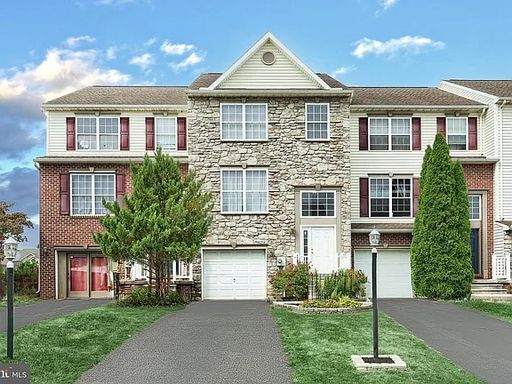 1193 LEDGE DR. YORK, PA 17408 MOVE-IN RENT SPECIAL! ***JACKSON HEIGHTS COMMUNITY*** – photo 1