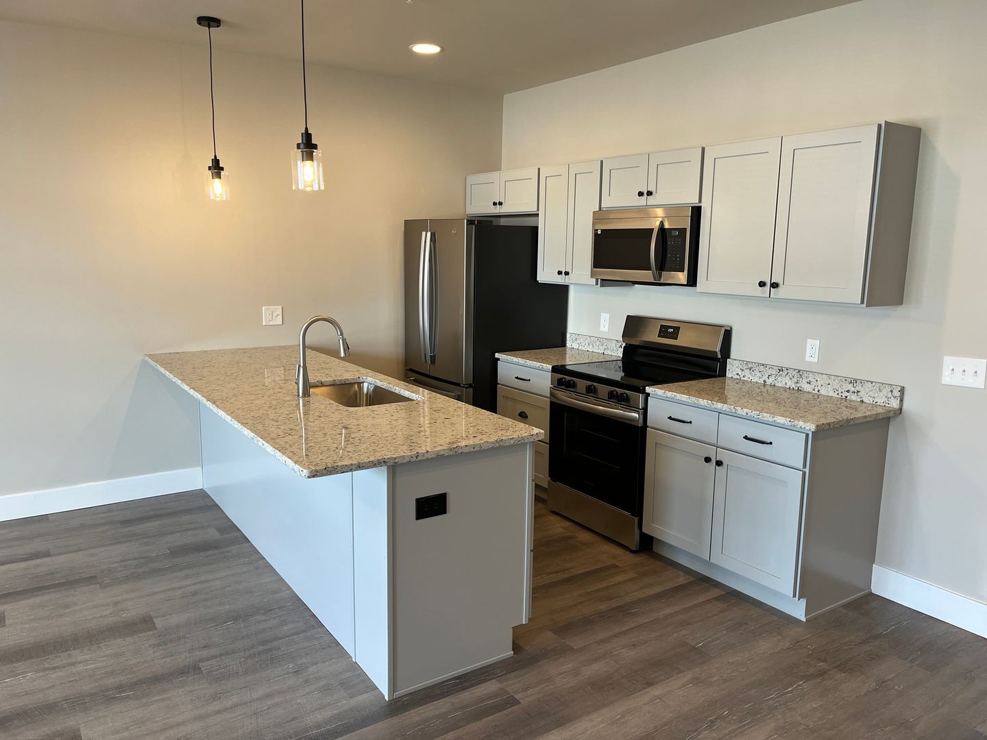 York Apartment: 3906 Tunnel Hill Rd.