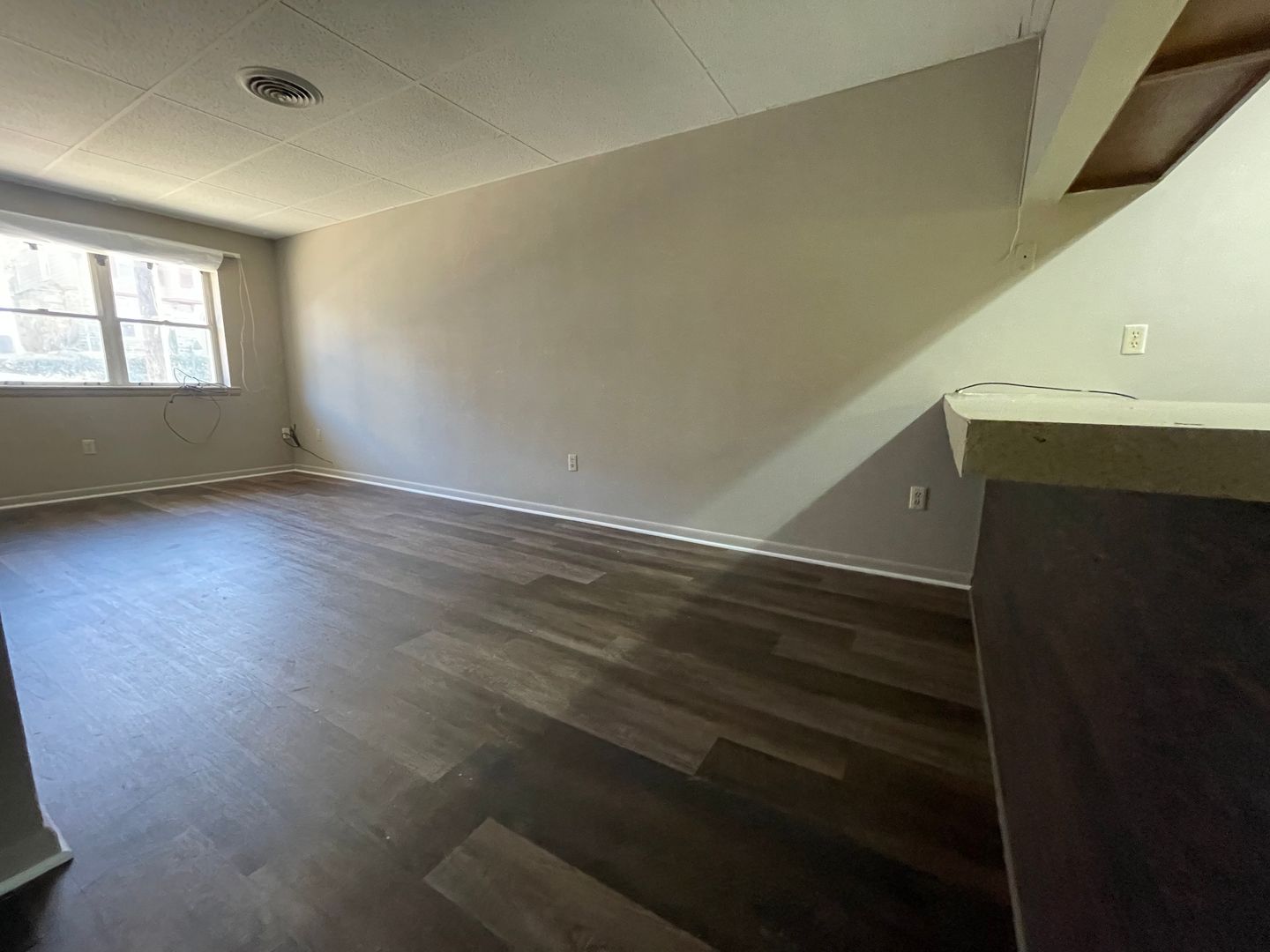 Red Lion Apartment: 613 W. Broadway