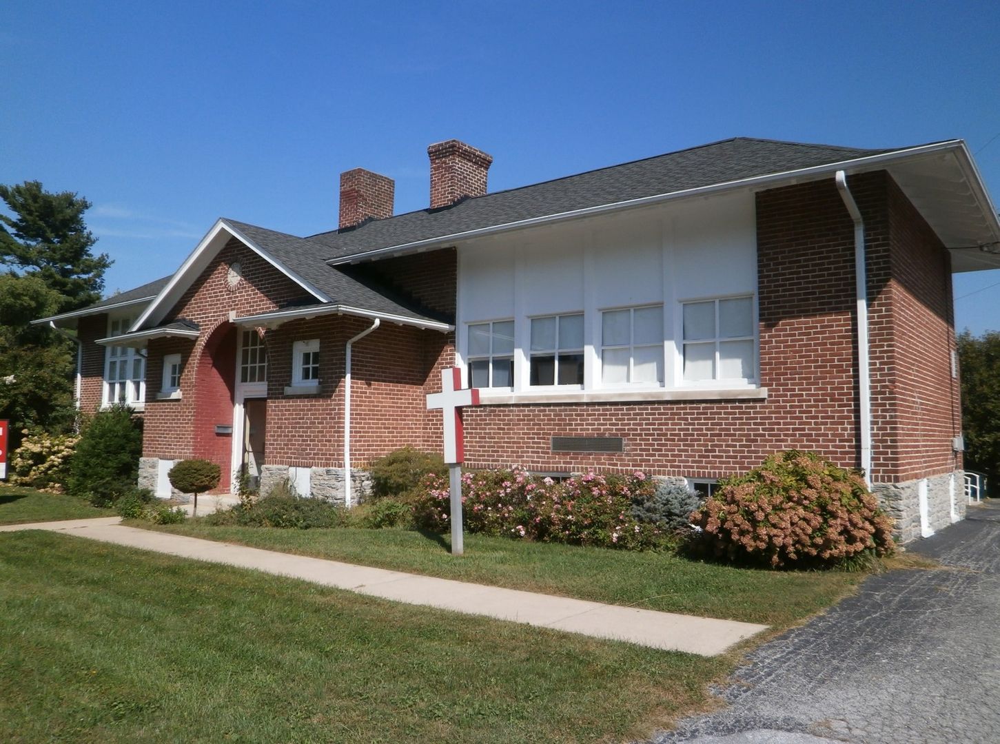 York Apartment: 2309 E Philadelphia St
