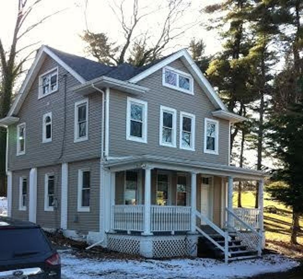 York House: 300 Country Club Rd.