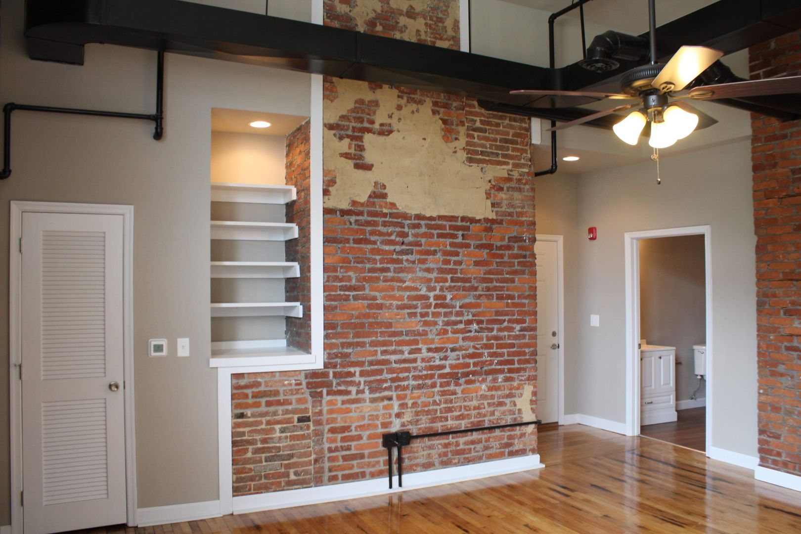 York Apartment: 2309 E Philadelphia St