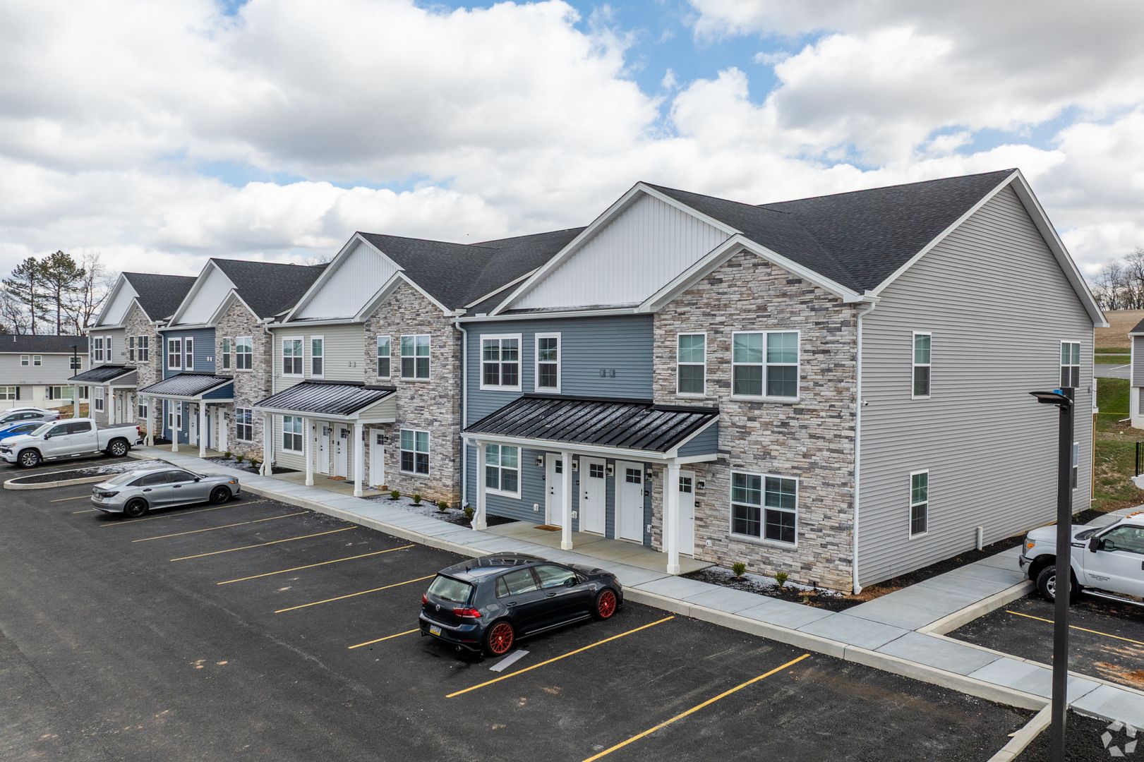 York Apartment: 3906 Tunnel Hill Rd.