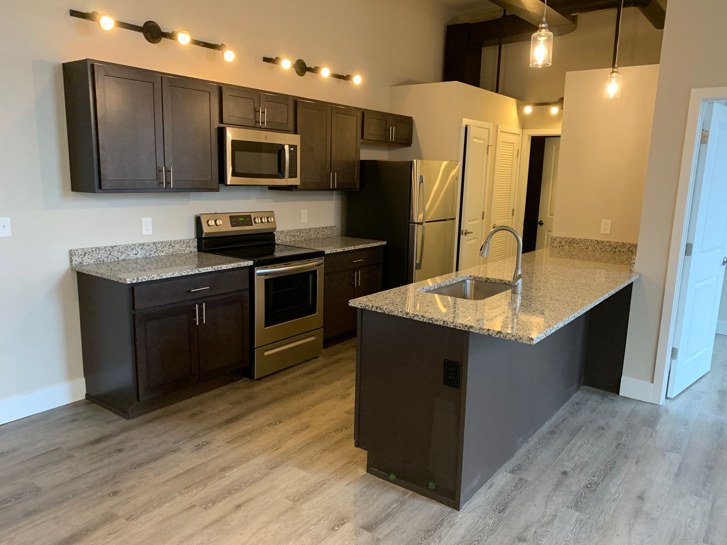 Spring Grove Apartment: 50 N East St