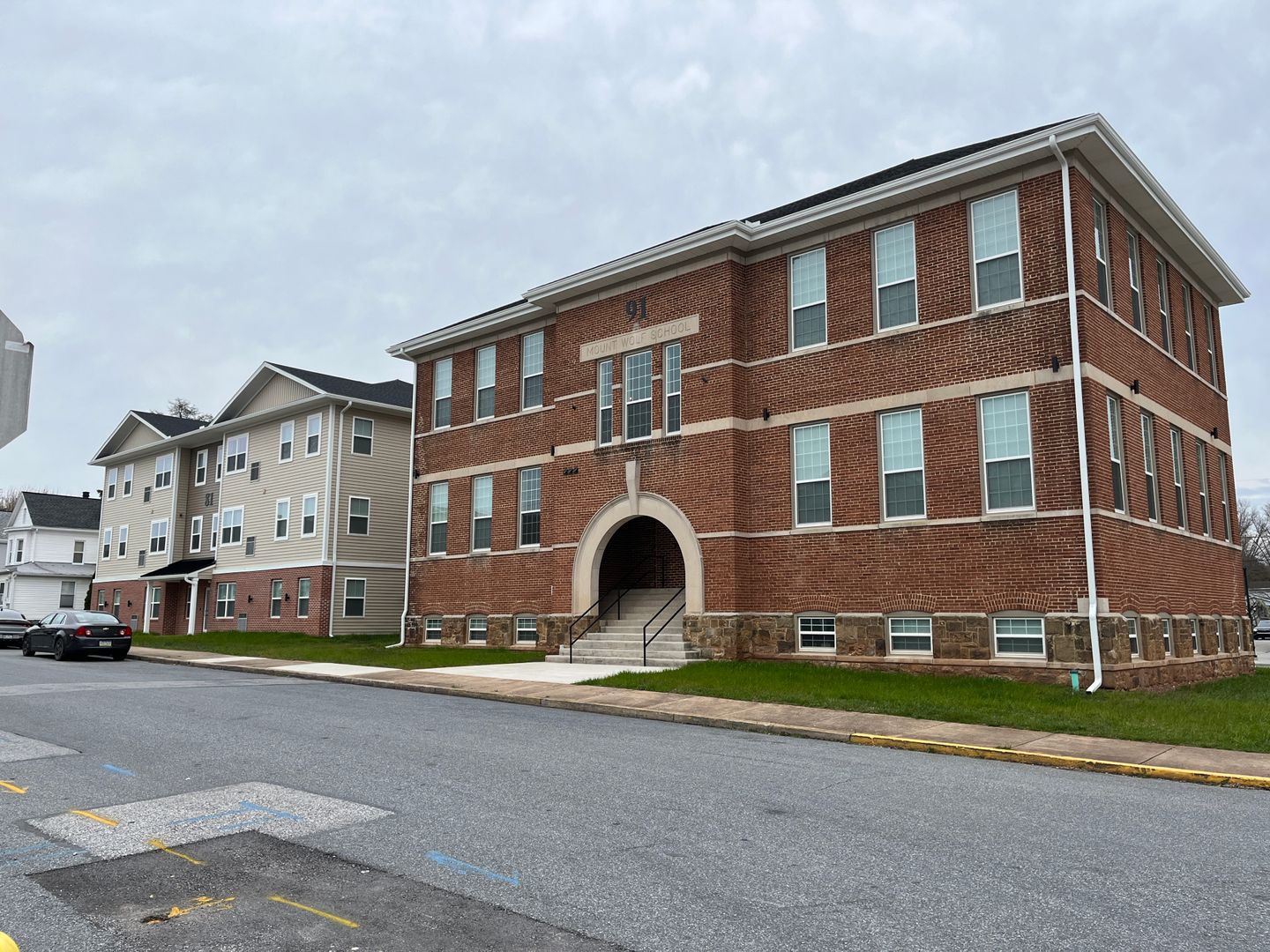 Mt Wolf Apartment: 91 S 3rd St