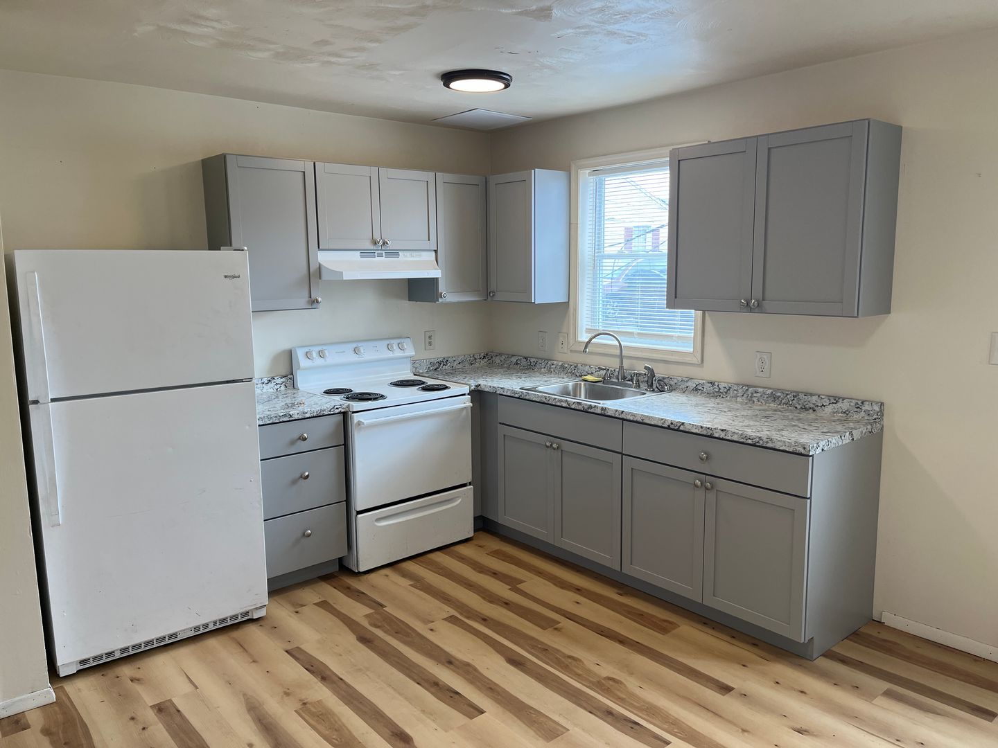 New Oxford Apartment: 110 Hanover St.