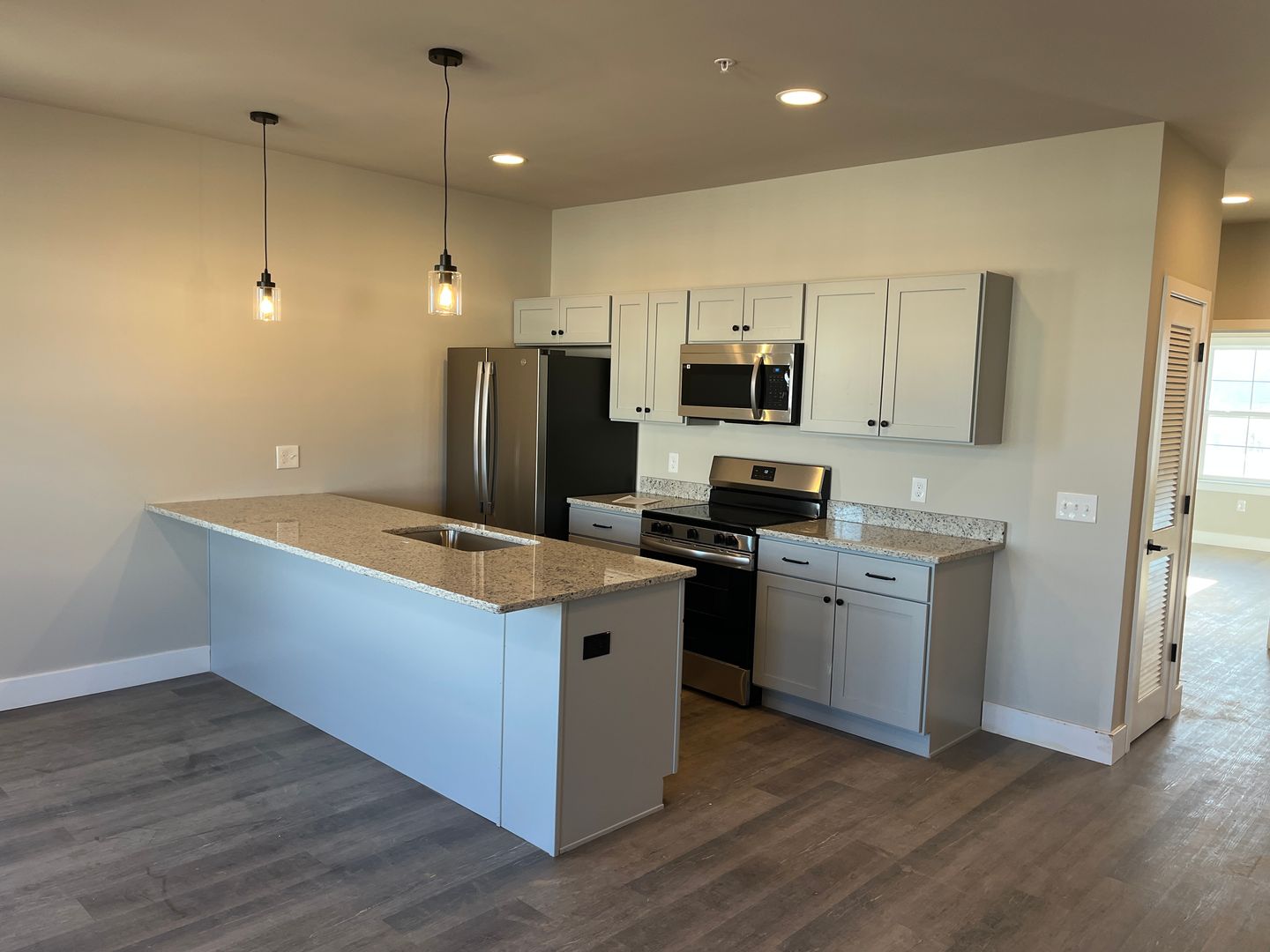 York Apartment: 3906 Tunnel Hill Rd.