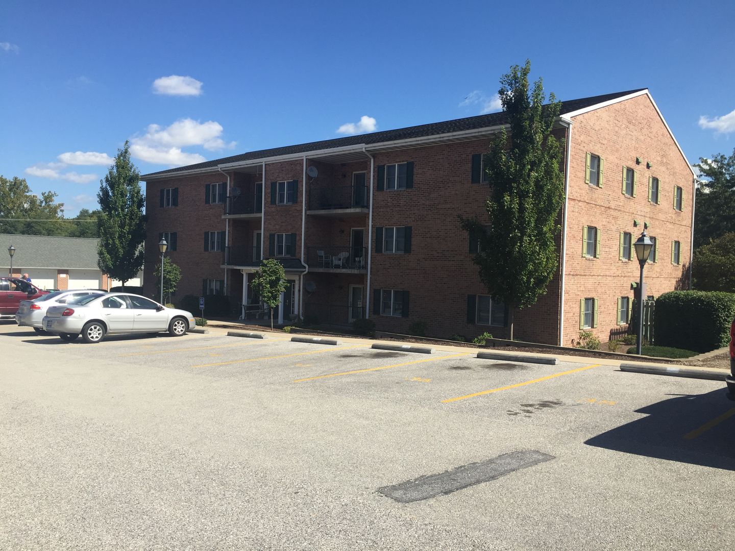 Spring Grove Apartment: 327 N. Pine Ave