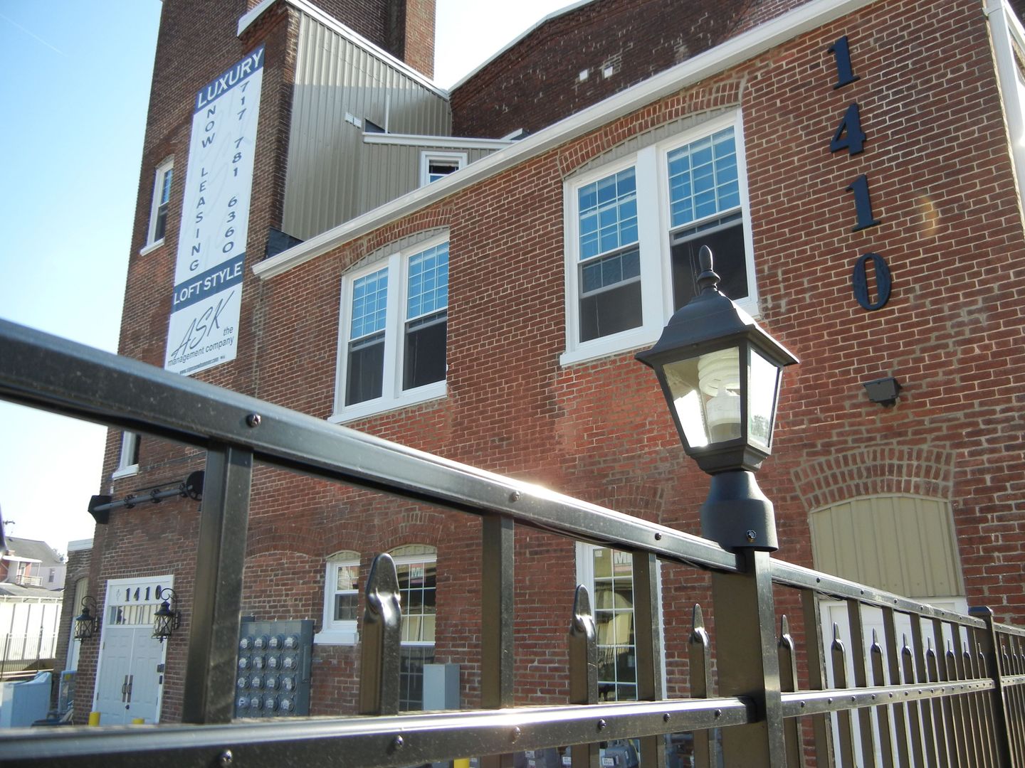 York Apartment: 1410 Monroe St.