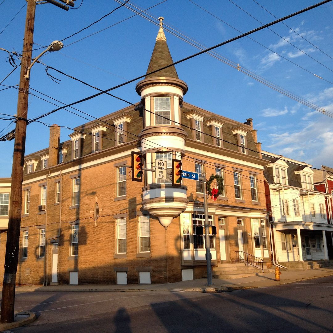 Dallastown Apartment: 1 E Main St