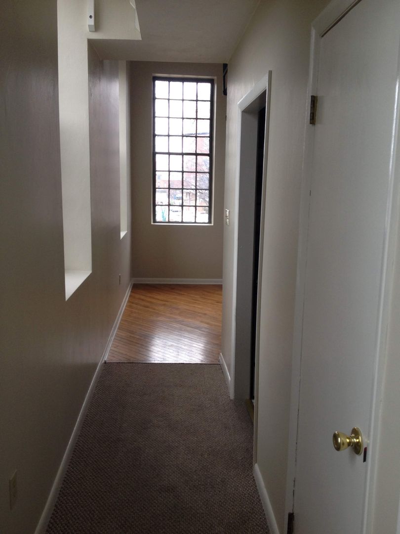 York Apartment: 234 W. Clarke Ave.