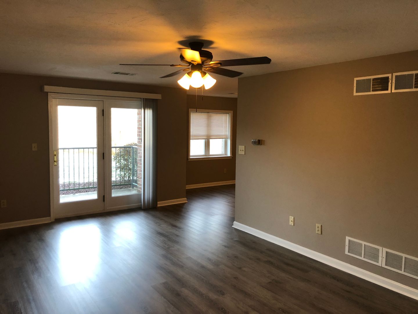 Spring Grove Apartment: 327 N. Pine Ave