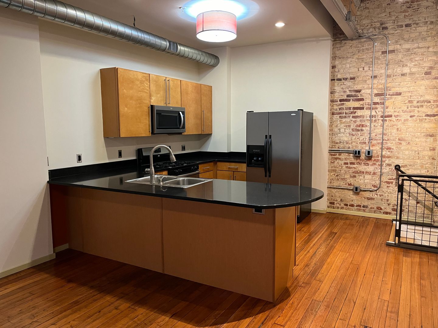 York Apartment: 28 N George St