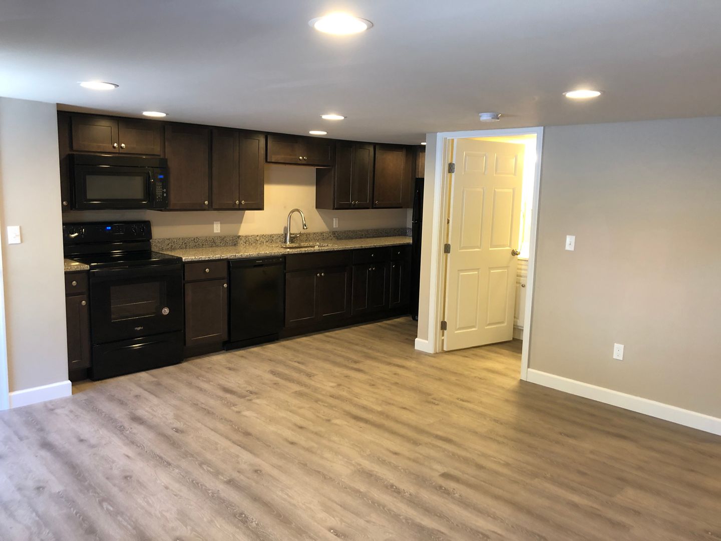 Abbottstown Apartment: 161  E. King St. & 162-164 E Fleet St.