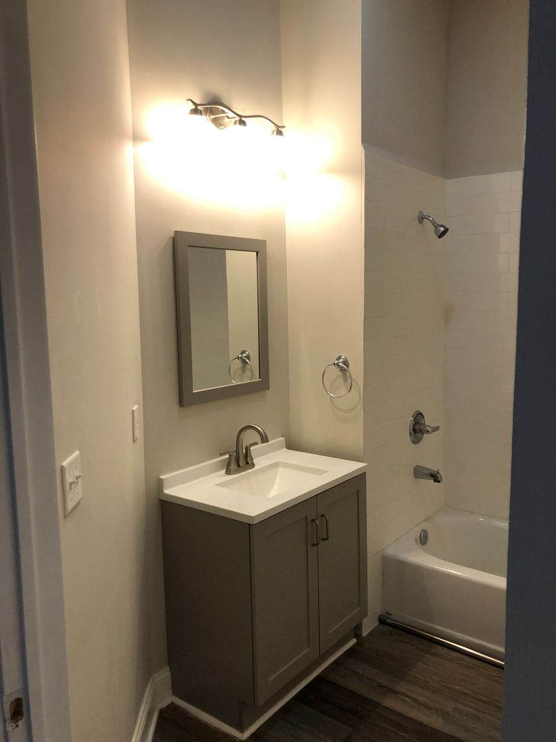 York Apartment: 132 S. Beaver St