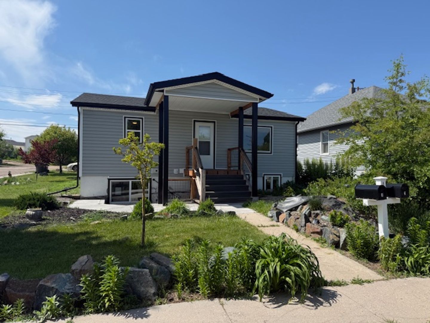 Cheyenne Apartment: 801 West 5th Street