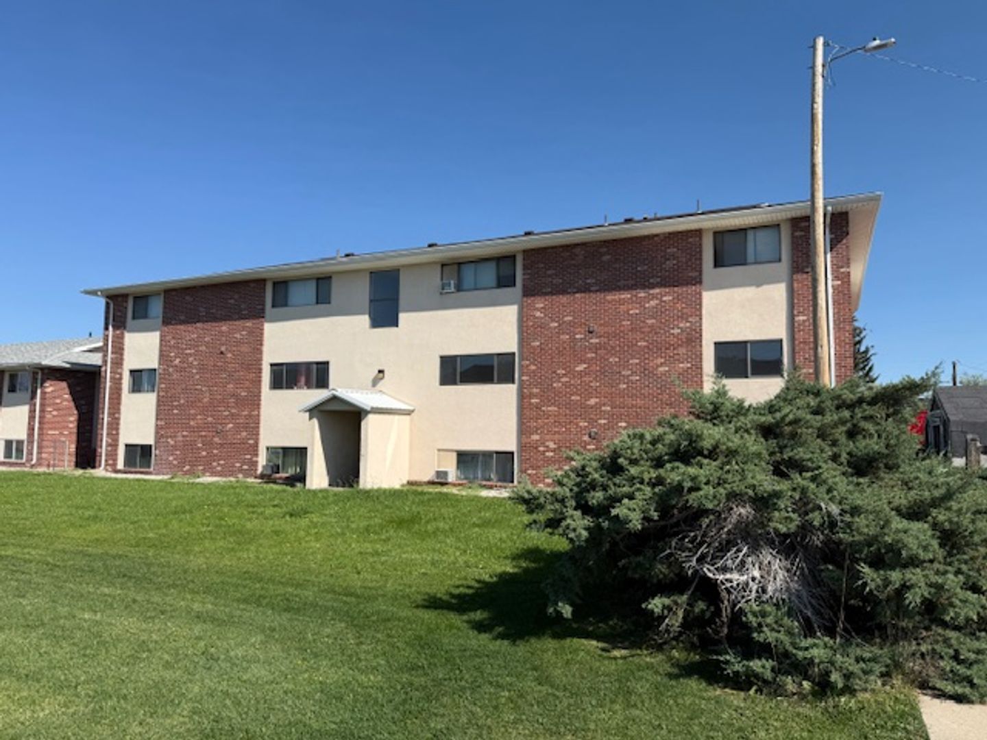 Cheyenne Apartment: 1006 East Jefferson Road